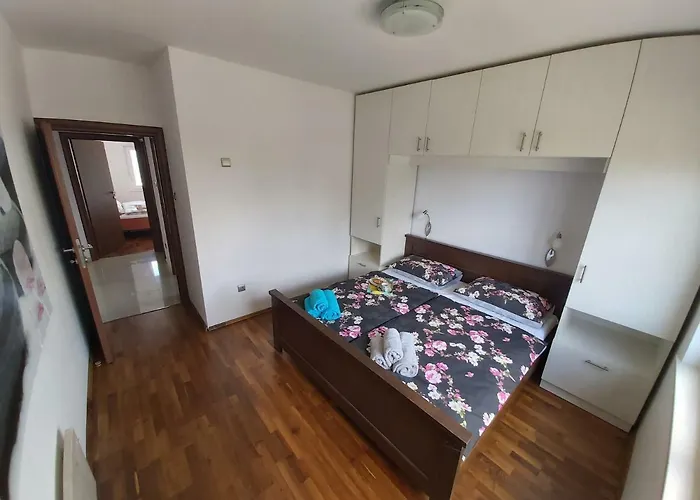 Alina, Apartman *